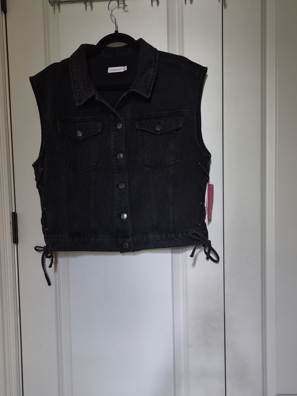 ShoeDazzle Black Denim Cropped Jacket/Vest